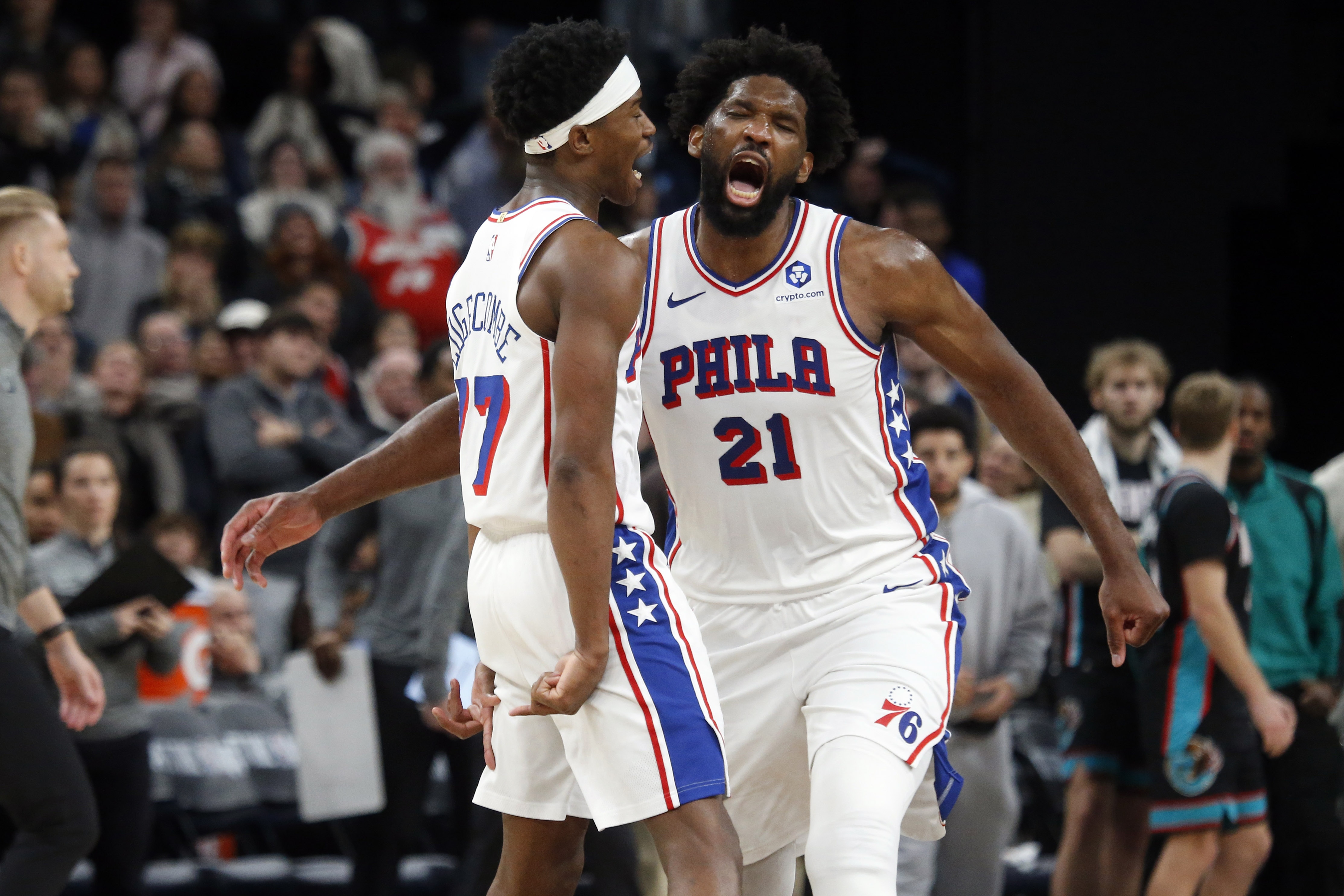 实时更新-埃奇库姆：媒体渲染得好像恩比德不想打球一样 他可是在带伤作战