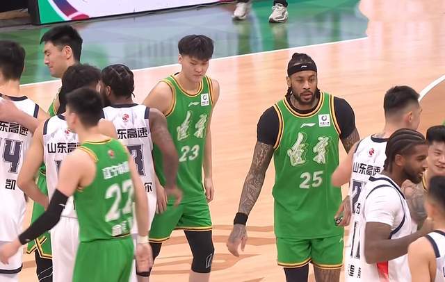 安全可靠-送辽宁三连败，山东男篮苦战获胜 高诗岩14+5抢断赵继伟 打出士气