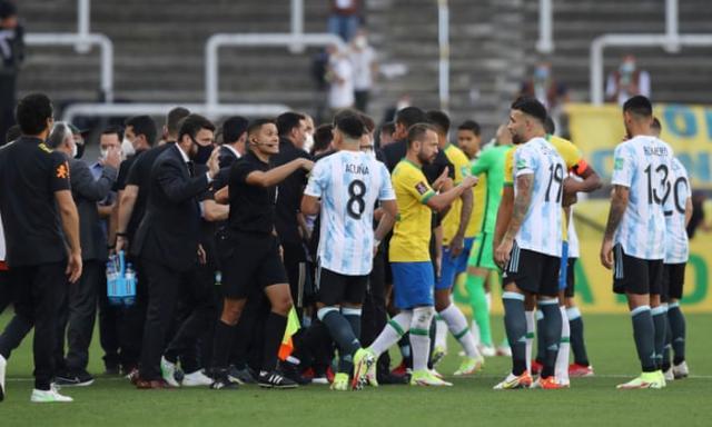 正规平台-巴阿大战闹剧前后 :“隐藏主角”英超是怎么想的?