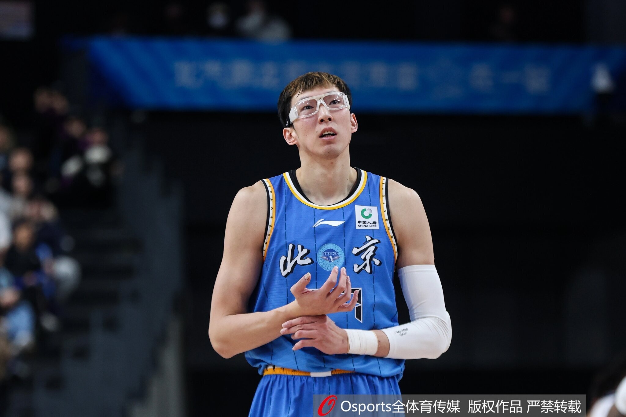 实时更新-表现平平！周琦9中4拿到10分9板  罚球4中2